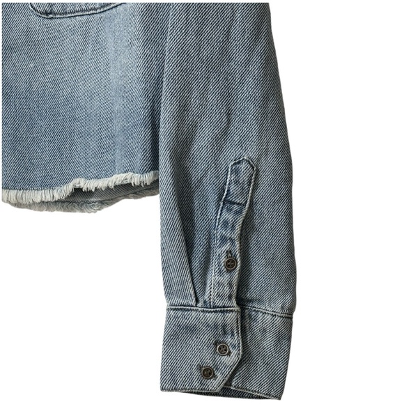 KUT from the Kloth NWT Stormi Raw Hem Medium Wash Crop Denim Shirt Jacket - Picture 12 of 14